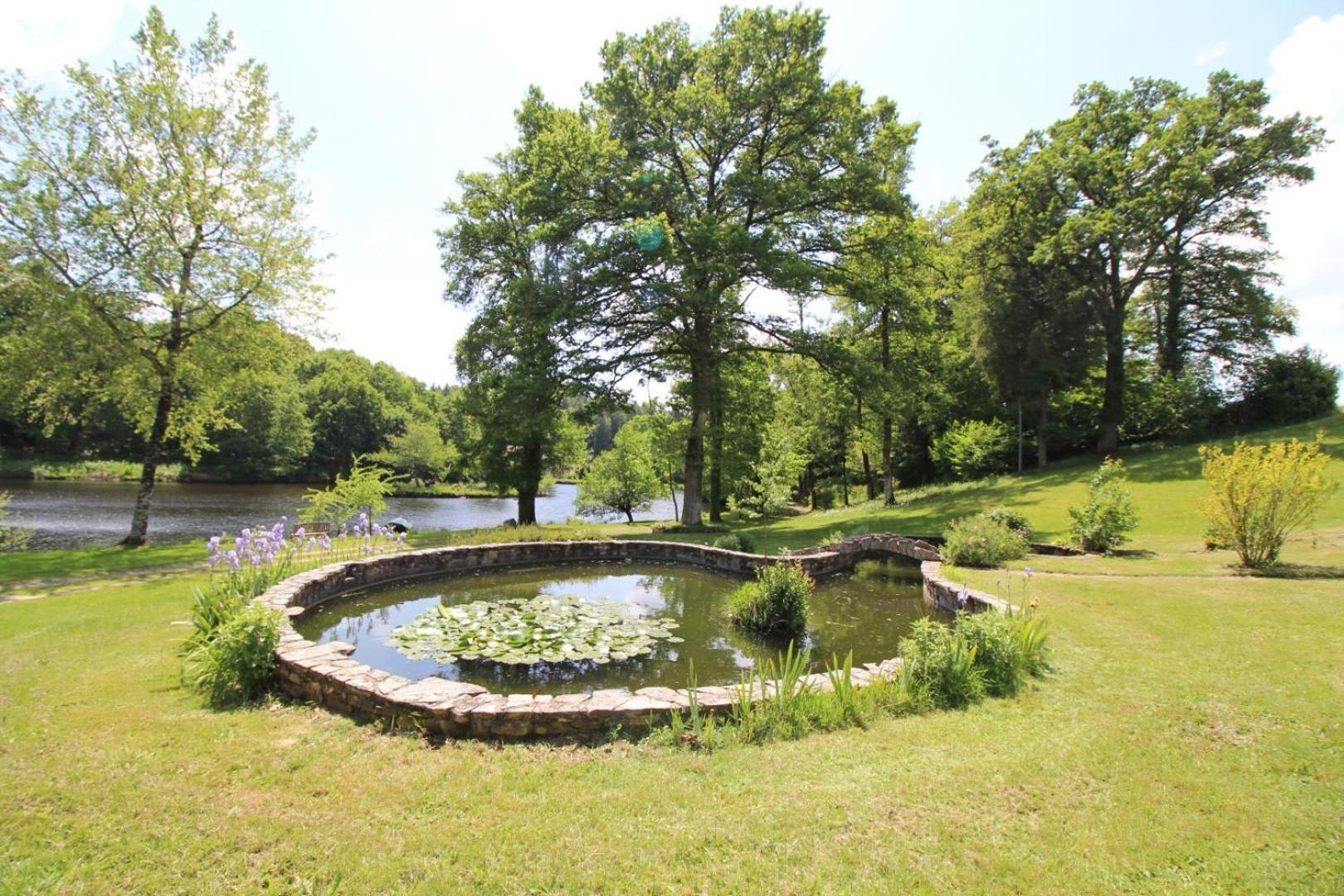 Villa La Rode à Compreignac Extérieur photo